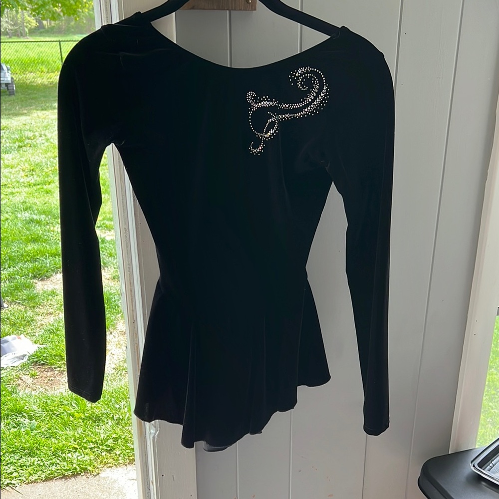 Elegant Black Long Sleeve Velvet skating dress